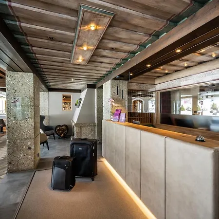 Hotell Alpina 4*