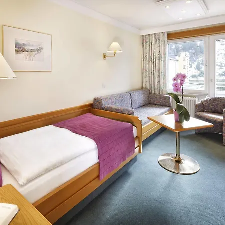Hotell Alpina 4*